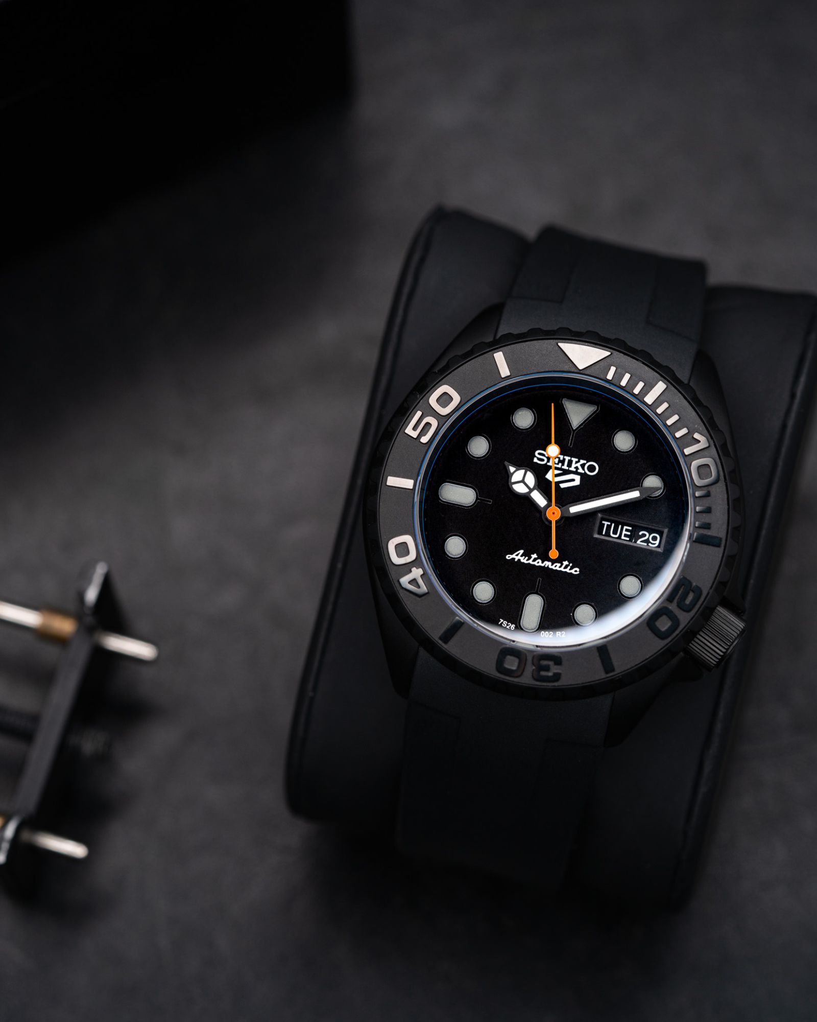 MODEL . 80R