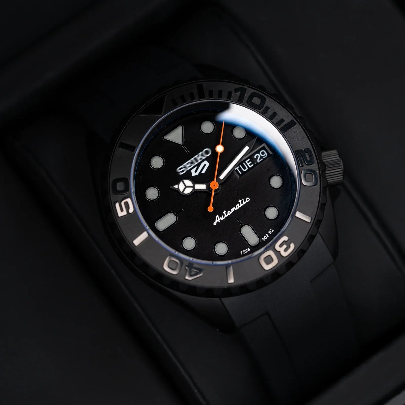 MODEL . 80R