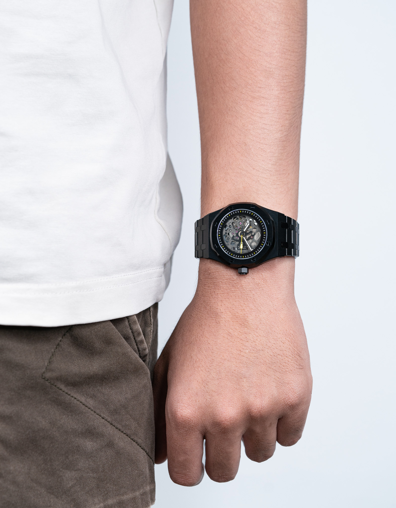 MODEL . 102S