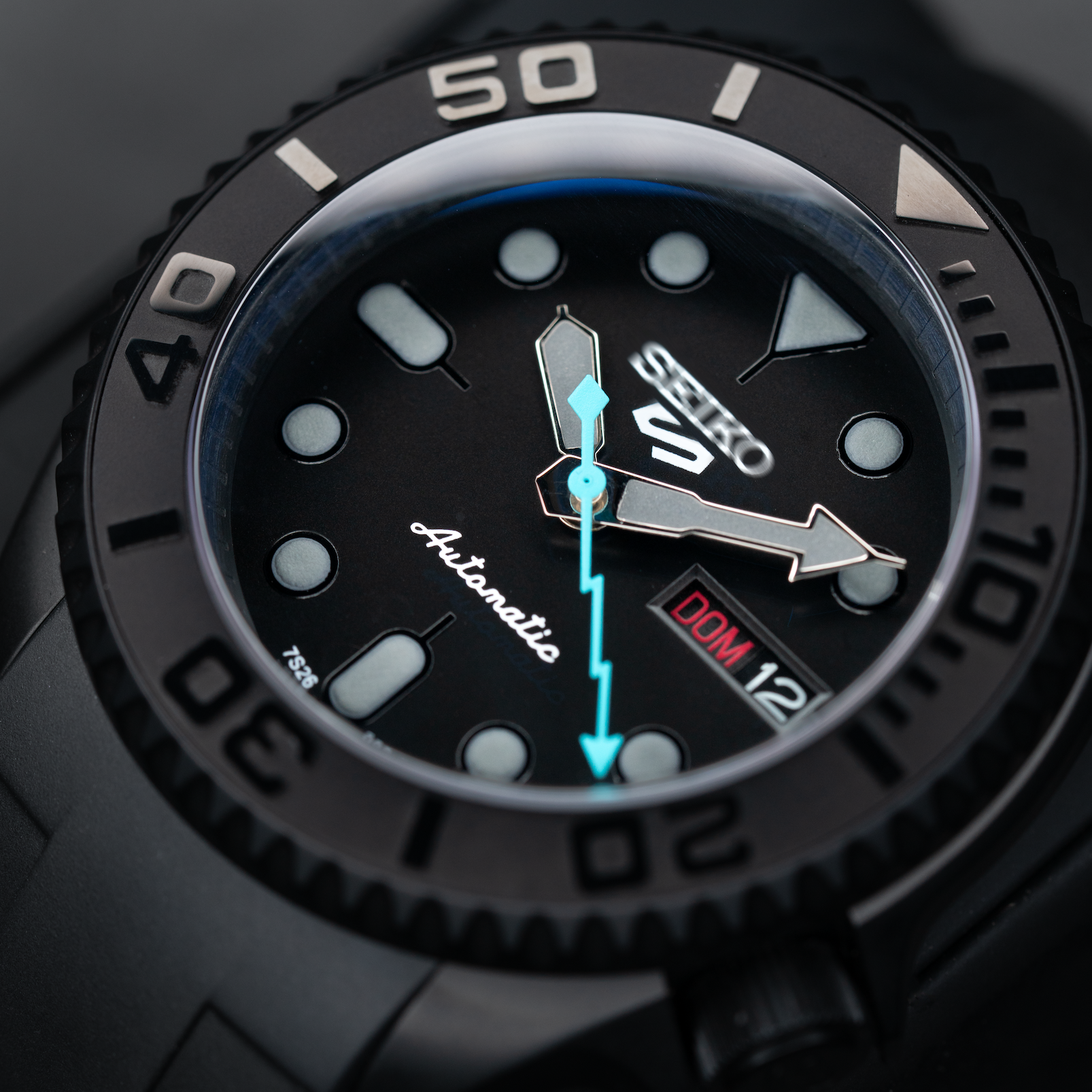 MODEL . 56R