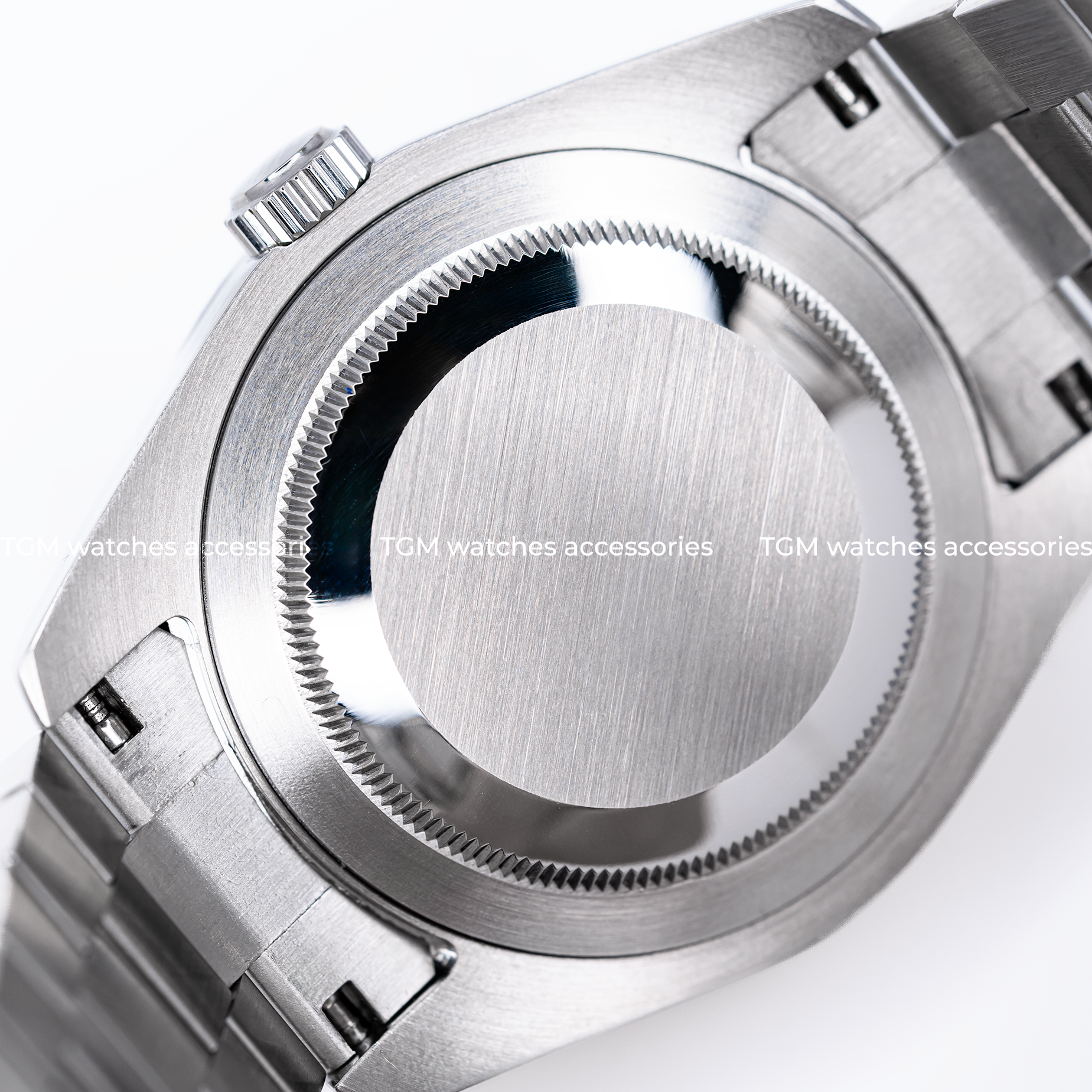 MODEL . 104S