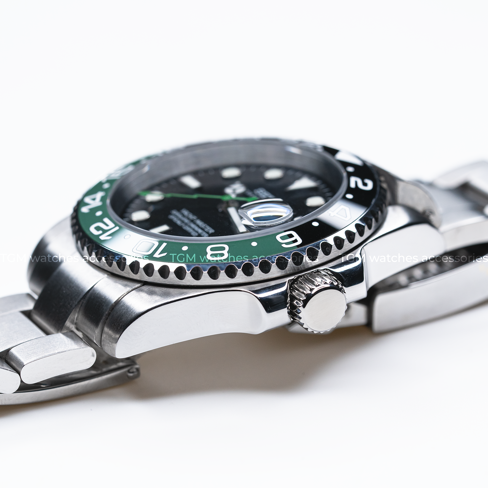 MODEL . 104S