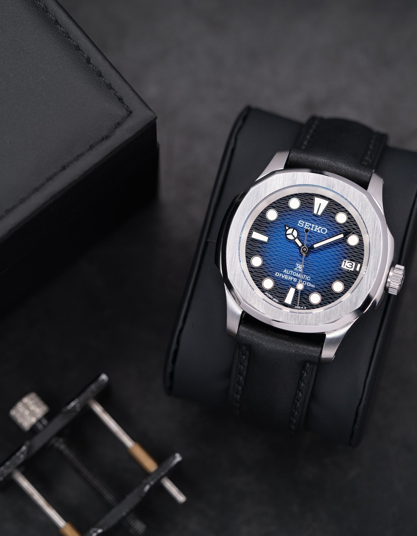 MODEL . 104L