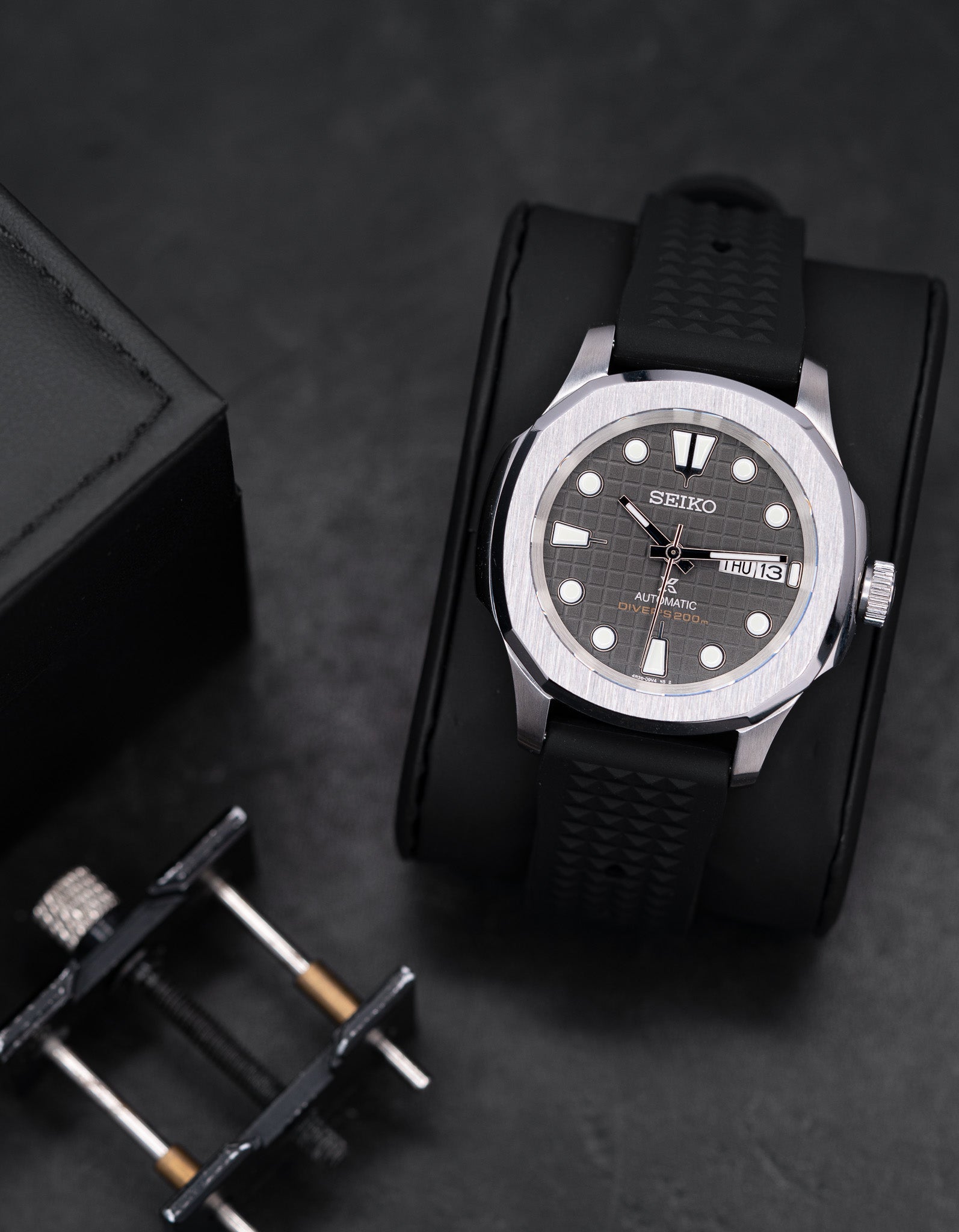 MODEL . 105R