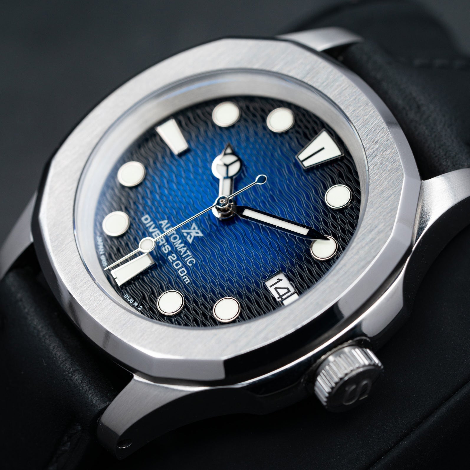 MODEL . 104L