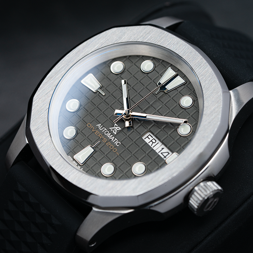 MODEL . 105R