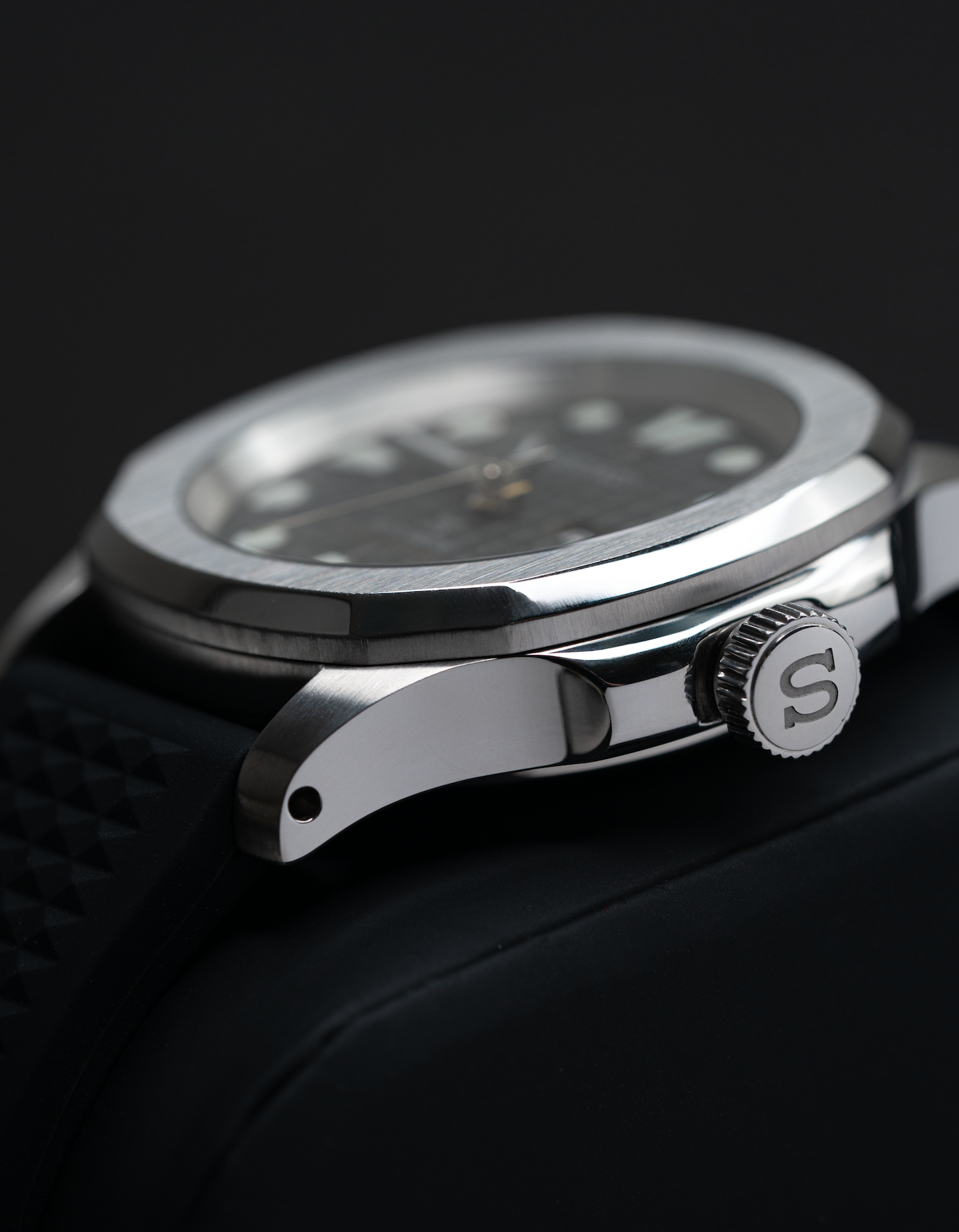 MODEL . 105R