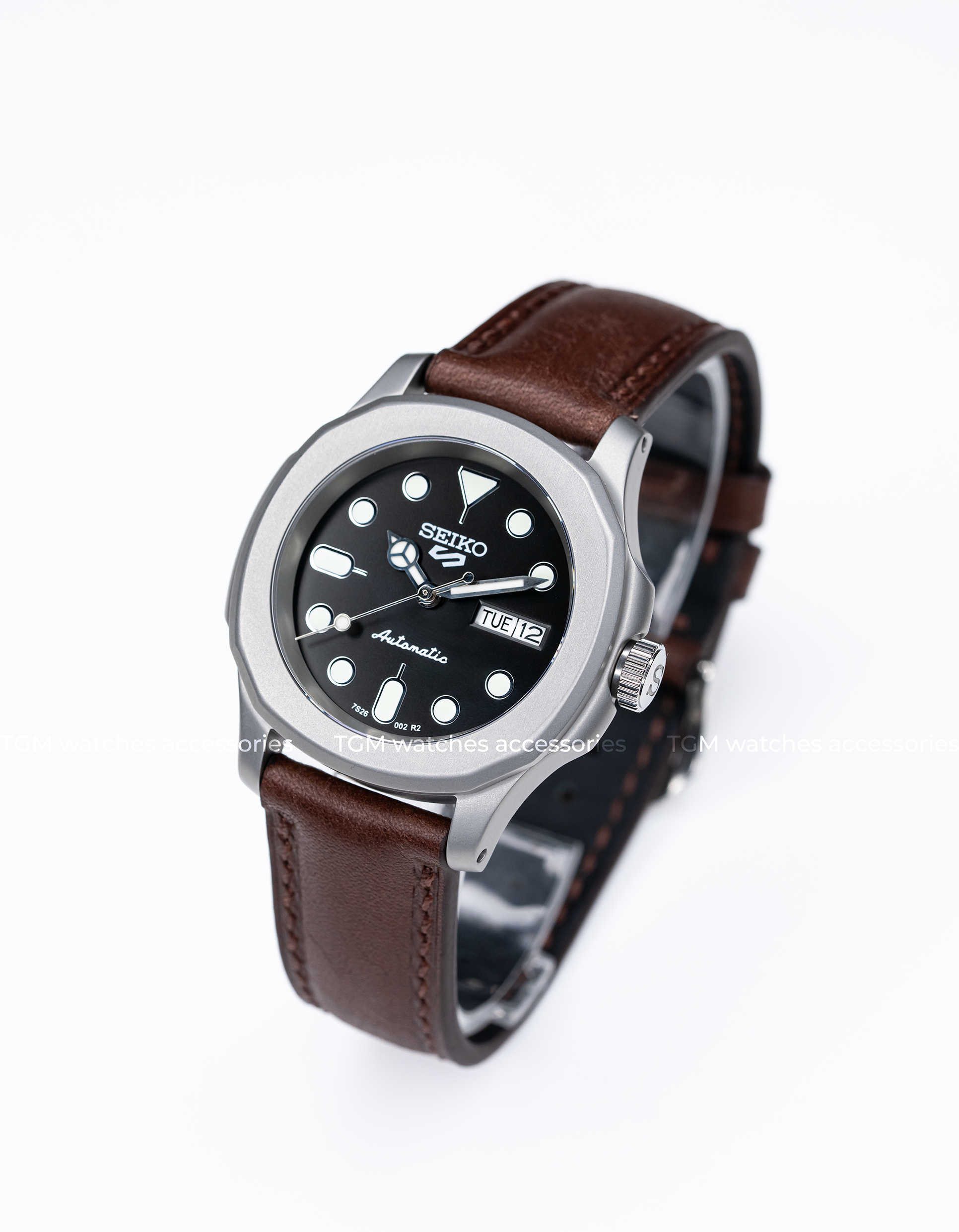 MODEL . 40L