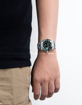 MODEL . 104S